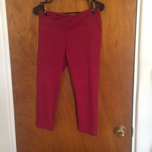 Maroon Fabletics 3/4 Leggings